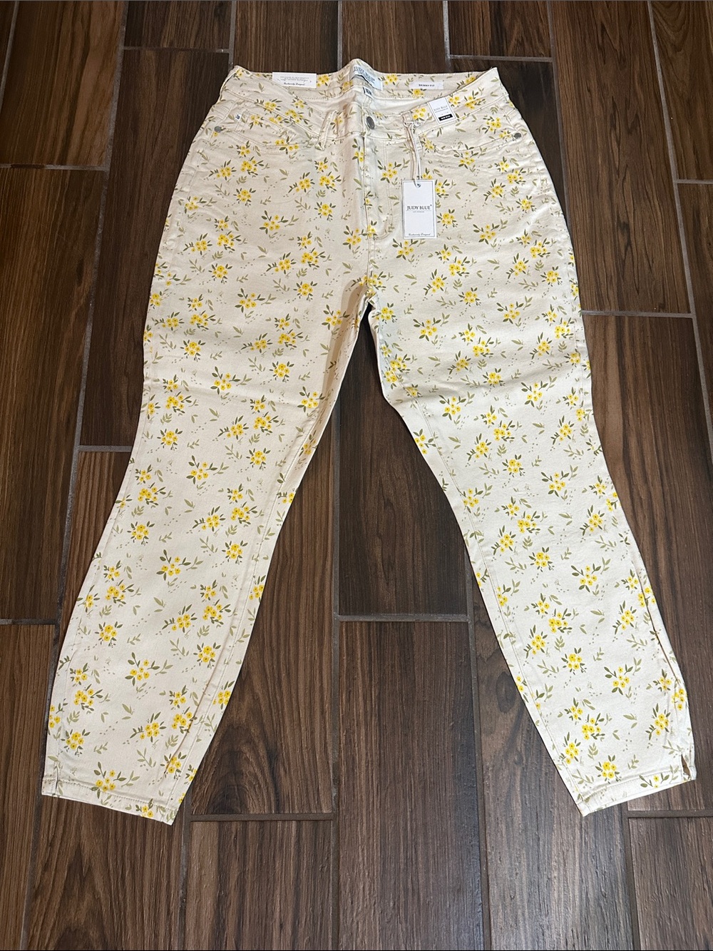 Judy Blue Cream Skinny Jeans with Yellow Floral Print
